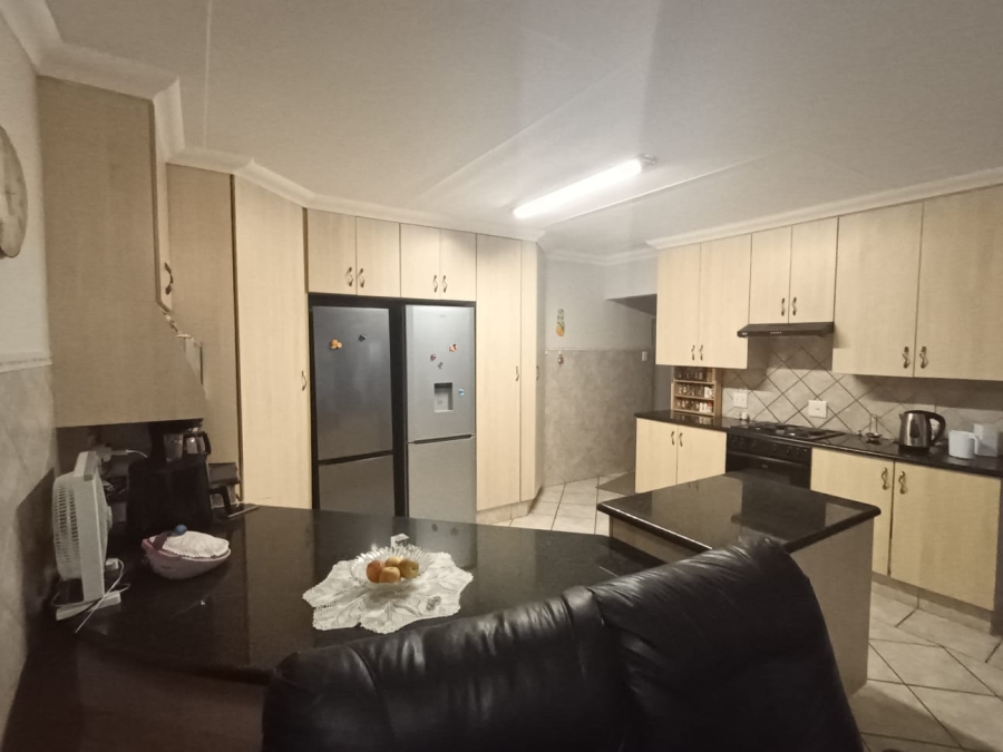 To Let 3 Bedroom Property for Rent in Island View Western Cape